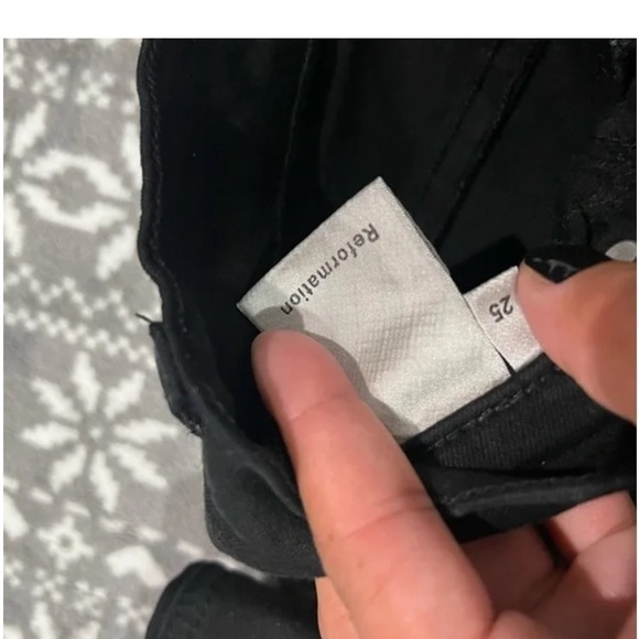Reformation Ultra High Rise Skinny Jeans In Black Size 25.  Excellent Condition - Picture 12 of 12